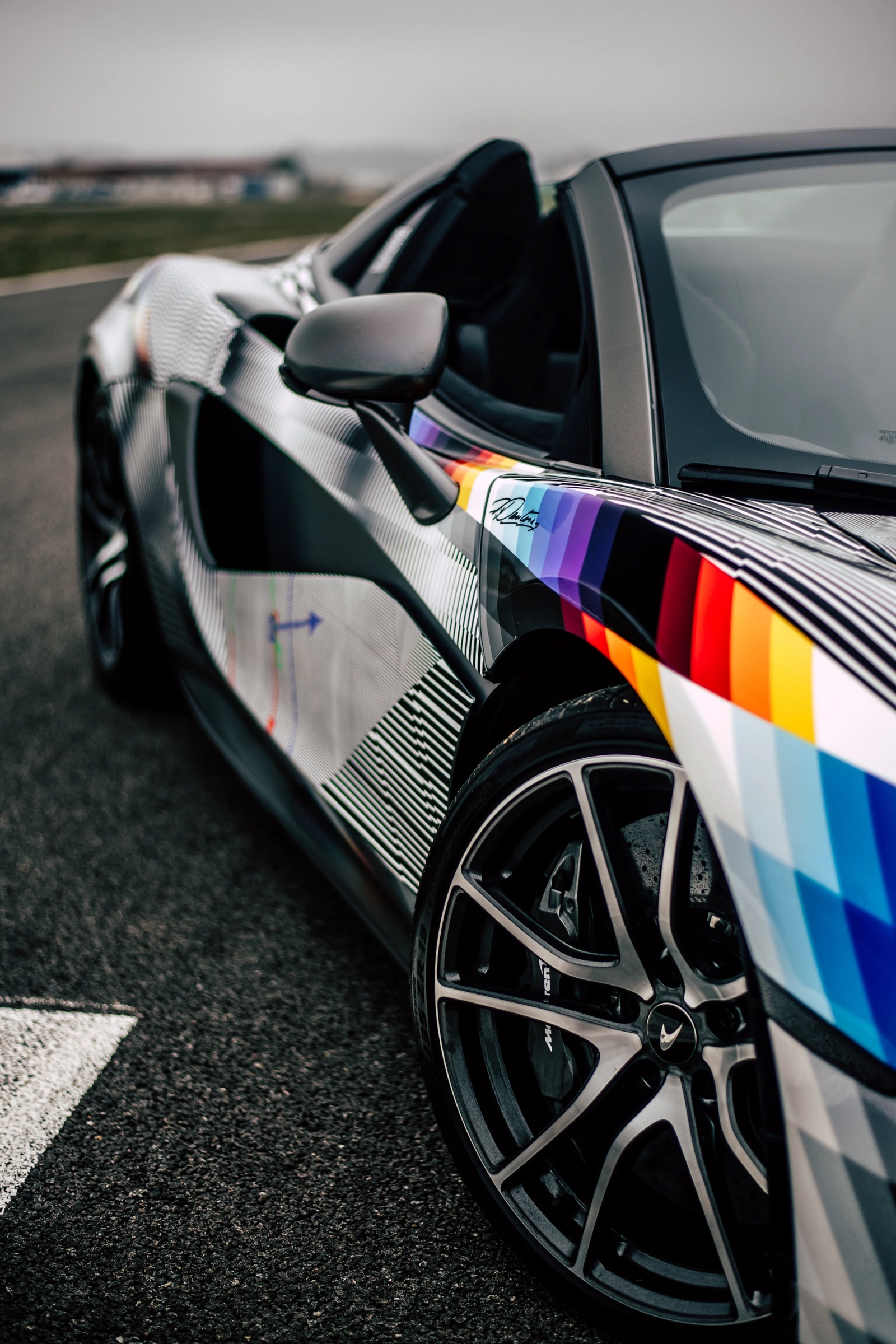 The Stranger — Detalle del livery con firma — foto © David Acedo